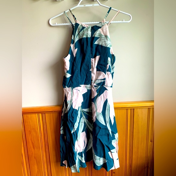 Dynamite Dress - Picture 2 of 3